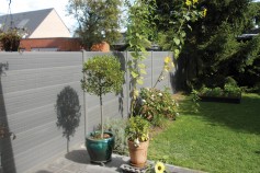 Graphite gravel boards creating a modern look.